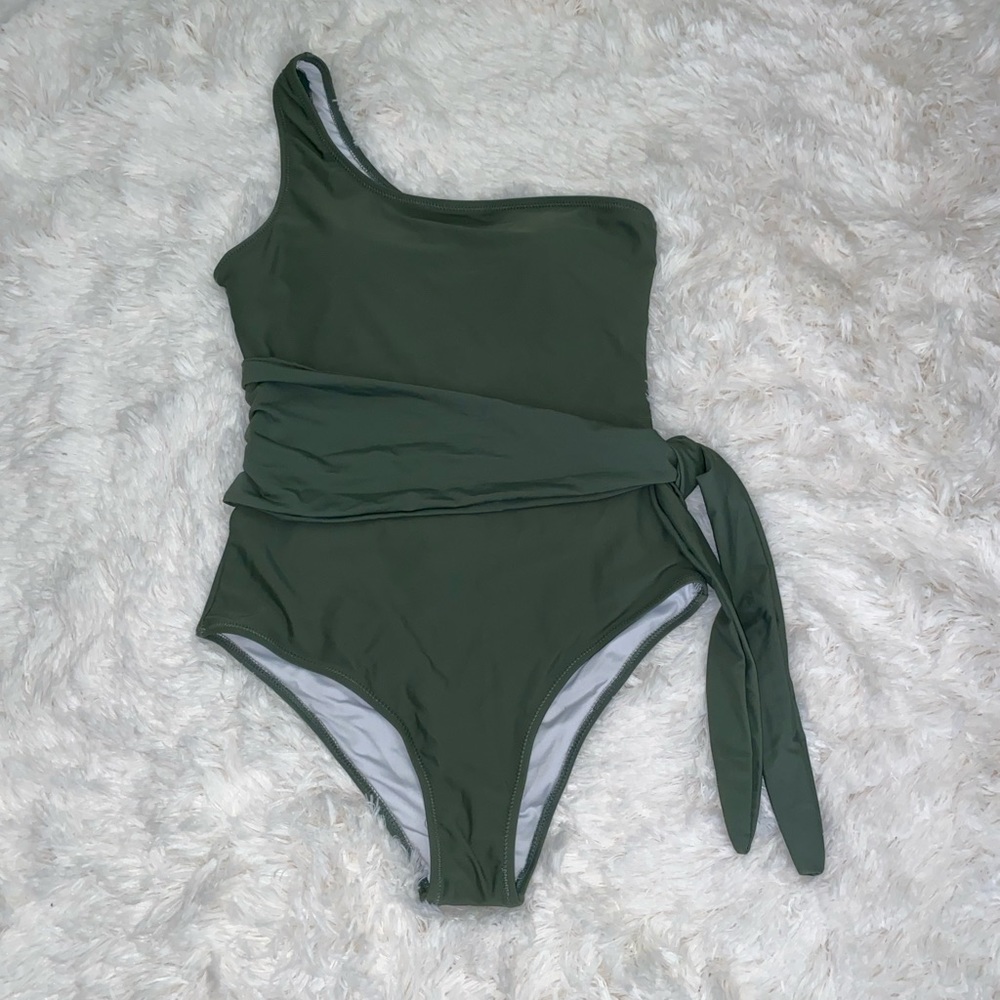 One Shoulder One-Piece Swimsuit Size S